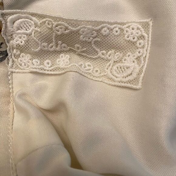 Sadie & Sage Floral Mini Skirt Size Small NWOT - Picture 2 of 4